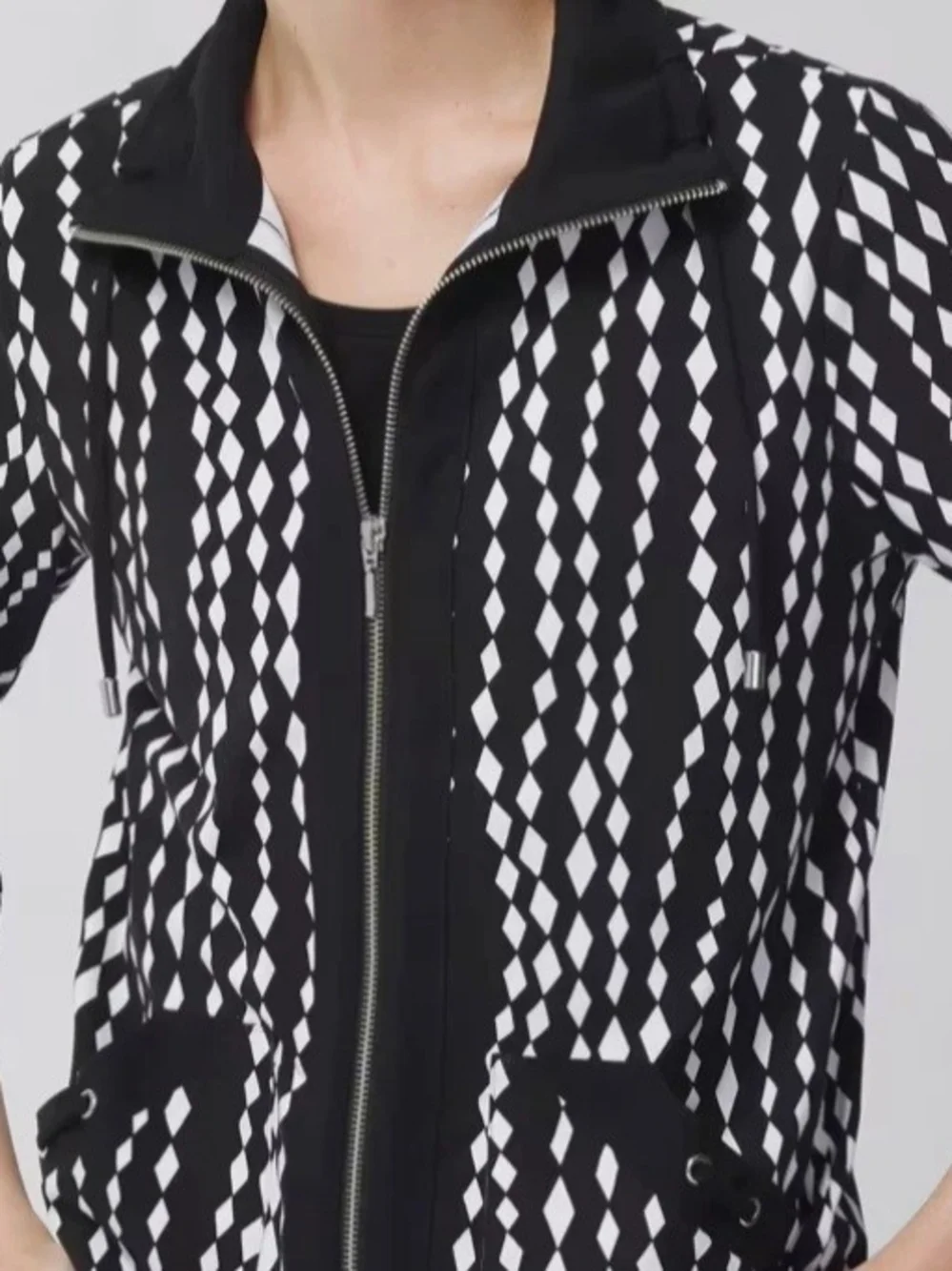 Chico's Black & White Diamond Rain Zip Jacket. Sz. XXL. NWOT.